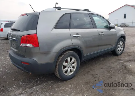 2013 Kia Sorento Lx z USA, uszkodzony, nr VIN 5XYKTDA66DG424163